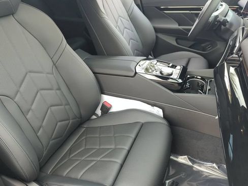 Used 2026 BMW 530i w/ Premium Package RWD image 11