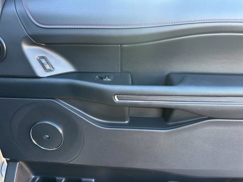 Used 2024 Ford Expedition Max Limited image 21