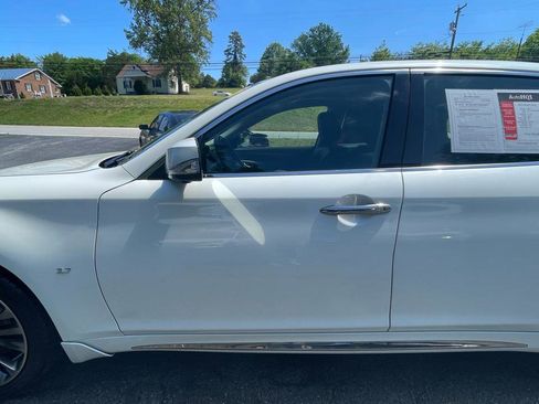 Used 2017 INFINITI Q70 L 3.7 AWD/4WD image 3