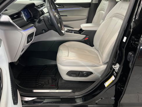 Used 2022 Jeep Grand Cherokee L Overland image 18