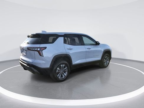 New 2026 Chevrolet Equinox LT image 8