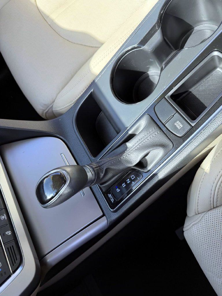 Used 2015 Hyundai Sonata Limited w/ Option Group 05 FWD image 20