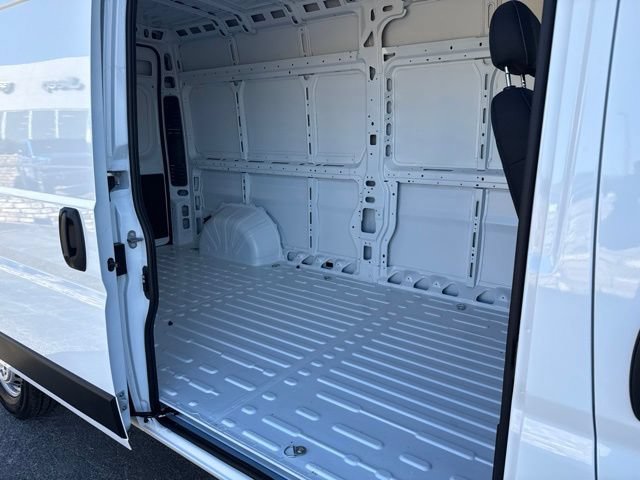 New 2027 RAM ProMaster 2500 w/ Convenience Group FWD image 12