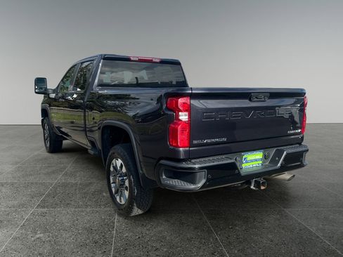 Used 2024 Chevrolet Silverado 2500 Custom w/ Custom Value Package image 5