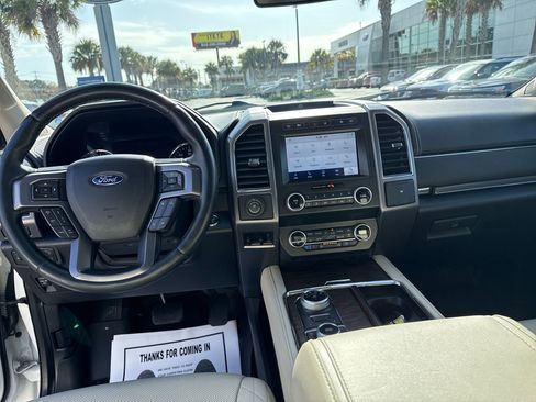 Certified 2020 Ford Expedition Platinum image 12