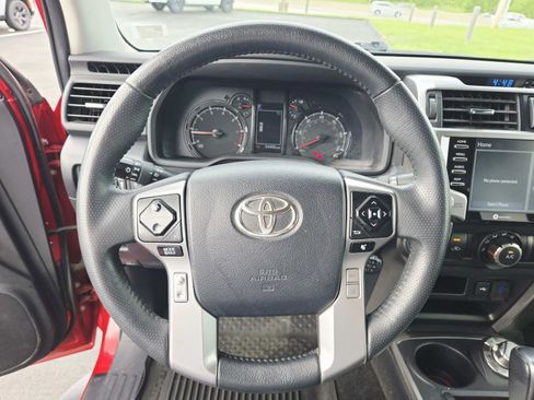 Used 2022 Toyota 4Runner SR5 AWD/4WD image 23