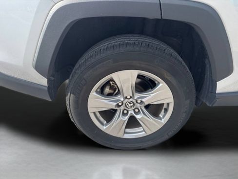 Used 2024 Toyota RAV4 XLE FWD image 33