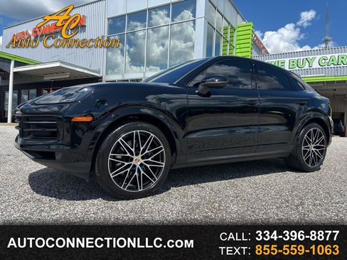 Used 2024 Porsche Cayenne Coupe AWD/4WD image 1