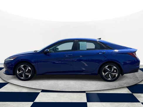 Used 2023 Hyundai Elantra SEL w/ Convenience Package FWD image 4