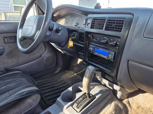 Used 1999 Toyota Tacoma PreRunner image 9