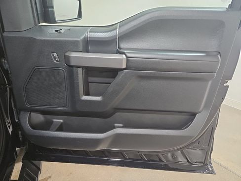 Used 2019 Ford F150 XLT w/ Equipment Group 302A Luxury AWD/4WD image 27