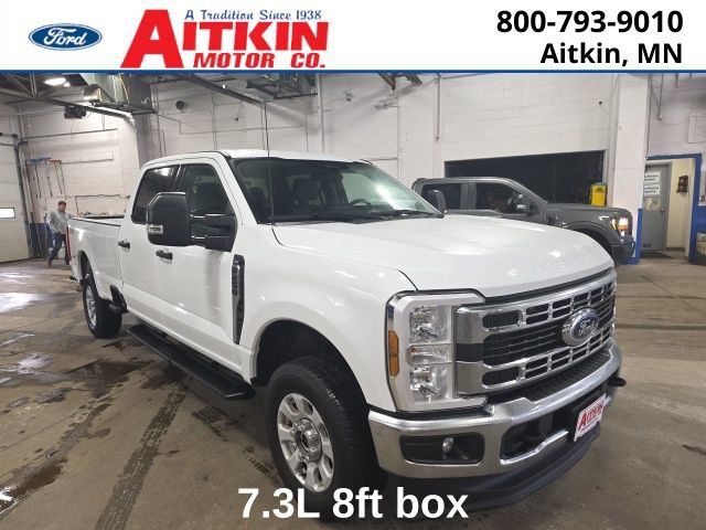 Used 2024 Ford F250 XLT AWD/4WD image 3