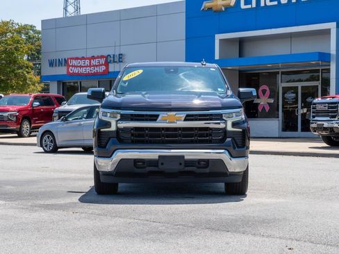 Used 2023 Chevrolet Silverado 1500 LT AWD/4WD image 2