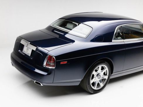 Used 2010 Rolls-Royce Phantom Coupe image 27