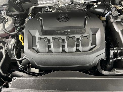 Used 2023 Volkswagen Tiguan SE image 37