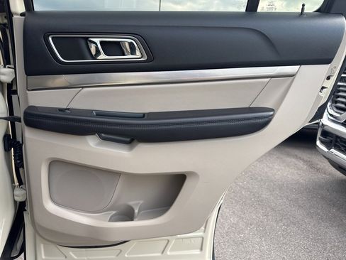 Used 2018 Ford Explorer XLT w/ Equipment Group 202A image 17