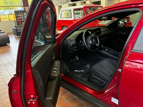 Used 2023 Honda Accord Sport image 12