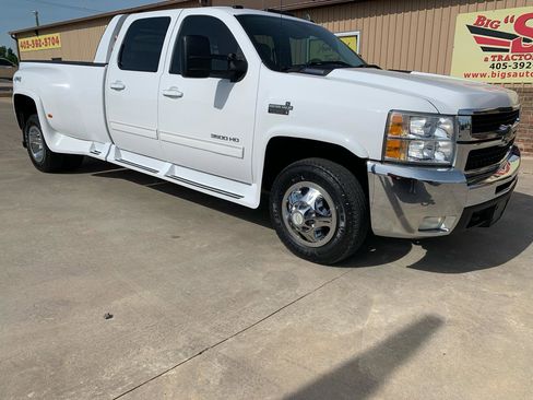 Used 2010 Chevrolet Silverado 3500 LTZ w/ LTZ Plus Package AWD/4WD image 1