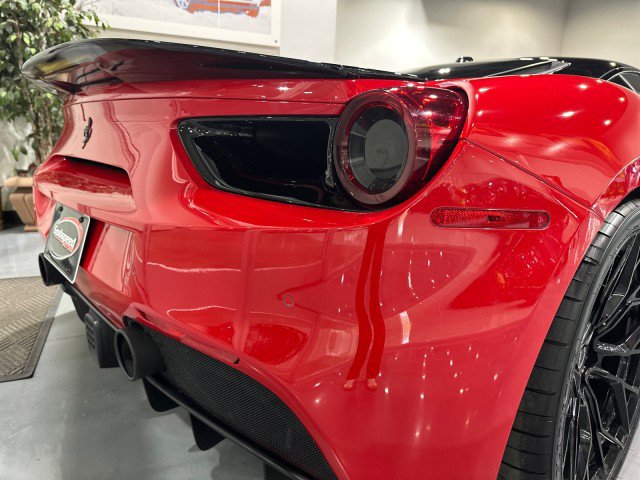 Used 2016 Ferrari 488 GTB RWD image 40