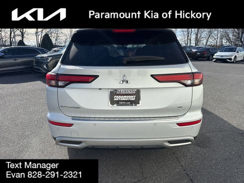Used 2023 Mitsubishi Outlander SE image 6