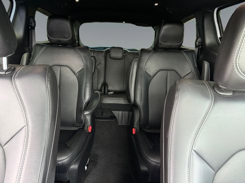 New 2025 Chrysler Pacifica Select FWD image 13
