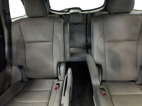 Used 2018 Toyota Highlander Limited FWD image 16