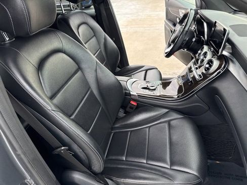 Used 2019 Mercedes-Benz GLC 300 4MATIC image 11