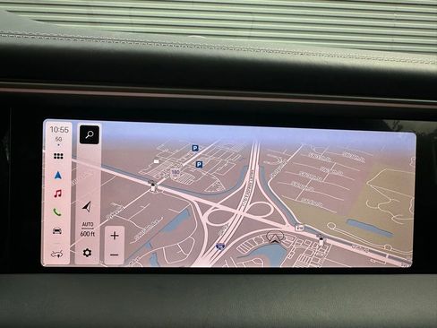 Certified 2025 Porsche Macan Turbo Electric AWD/4WD image 32