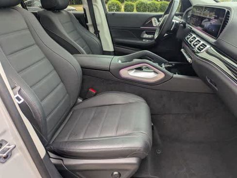 Used 2024 Mercedes-Benz GLS 450 4MATIC image 23