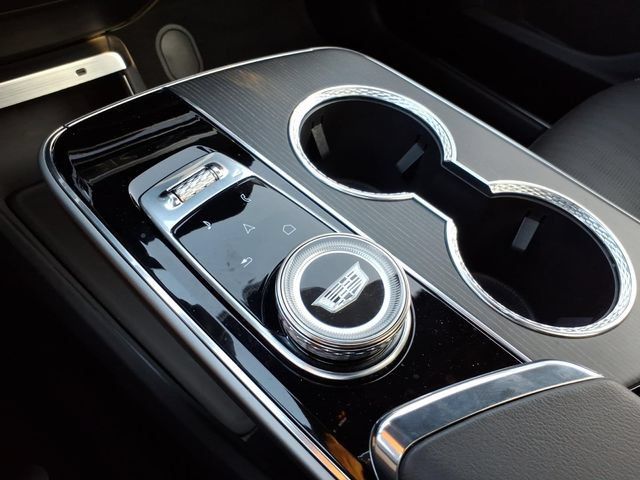 Certified 2025 Cadillac Lyriq Luxury AWD/4WD image 32