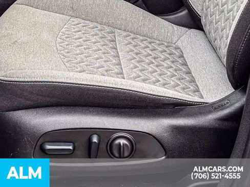 Used 2024 Chevrolet Equinox LT FWD image 10