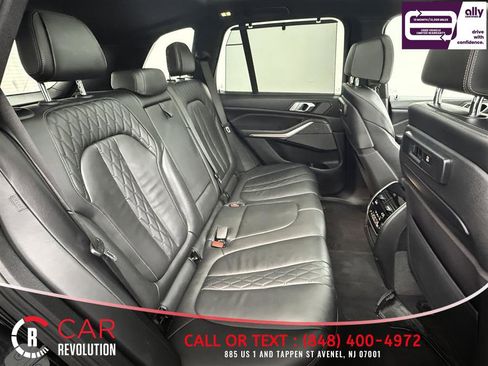 Used 2019 BMW X5 xDrive50i w/ M Sport Package AWD/4WD image 41