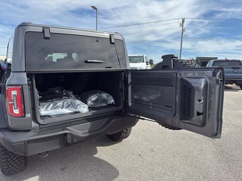 New 2025 Ford Bronco Badlands image 17