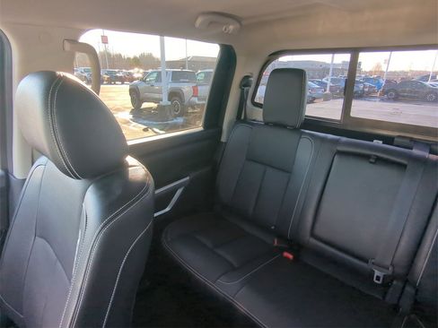 Used 2019 Nissan Titan PRO-4X w/ Pro-4x Convenience Package image 13