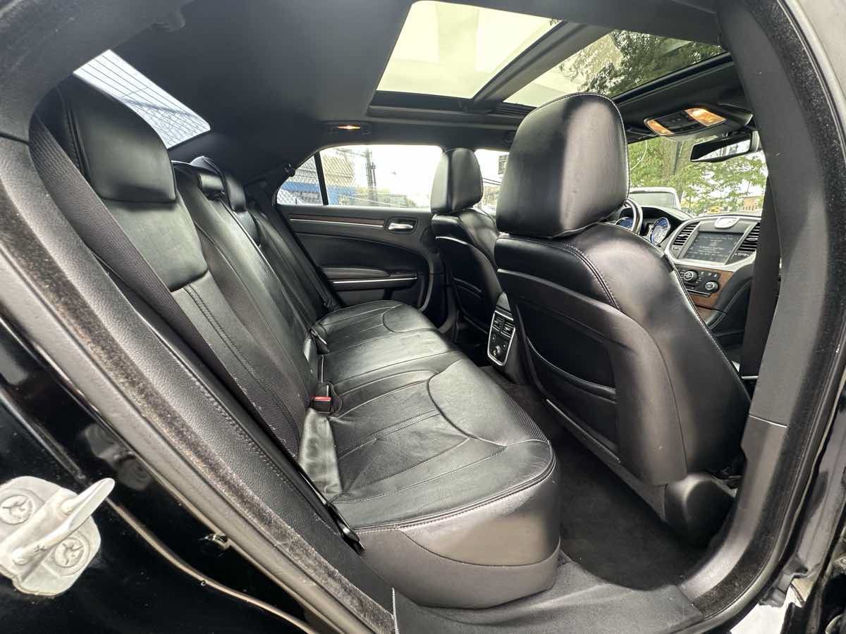 Used 2014 Chrysler 300 C w/ Harman/Kardon Audio Group RWD image 35