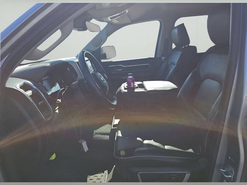 Used 2022 RAM 1500 Laramie AWD/4WD image 8