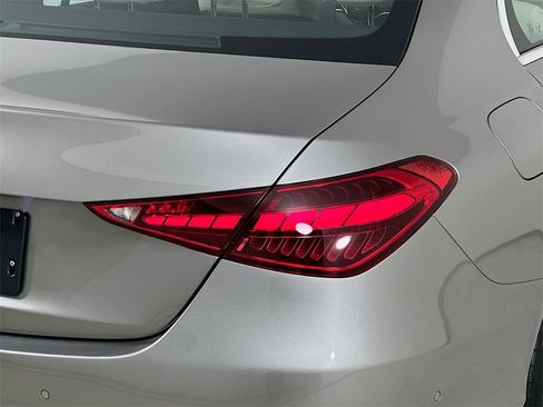 Used 2024 Mercedes-Benz C 300 Sedan image 4