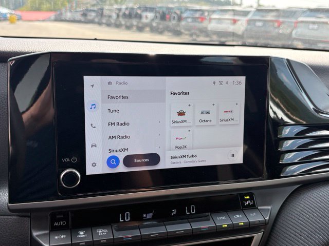 Used 2025 Toyota Camry SE FWD image 17