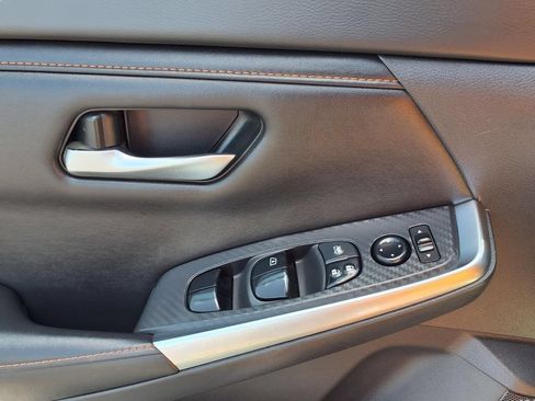 Used 2022 Nissan Sentra SR w/ Electronics Package FWD image 17