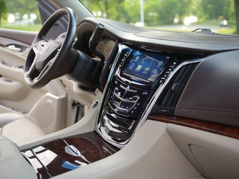Used 2015 Cadillac Escalade Premium AWD/4WD image 79