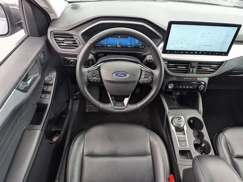 Used 2025 Ford Escape Platinum AWD/4WD image 32