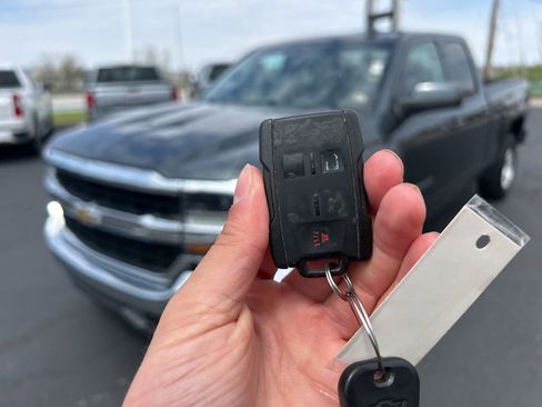 Used 2017 Chevrolet Silverado 1500 LT image 42