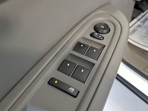 Used 2016 Chevrolet Traverse LT image 22