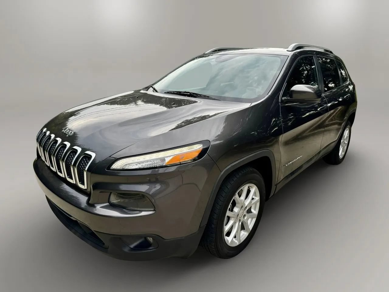 Used 2016 Jeep Cherokee Latitude w/ Safety/Convenience Group FWD image 6