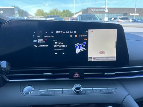 Used 2024 Hyundai Elantra SEL FWD image 21