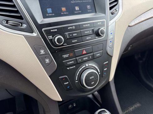 Used 2018 Hyundai Santa Fe Sport image 33