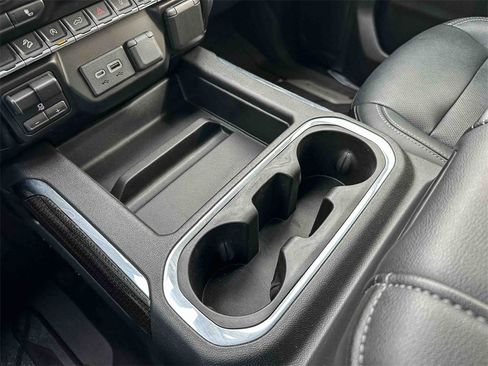 Used 2019 Chevrolet Silverado 1500 RST w/ All-Star Edition image 32