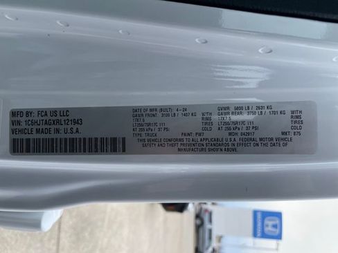 Used 2024 Jeep Gladiator Sport image 26