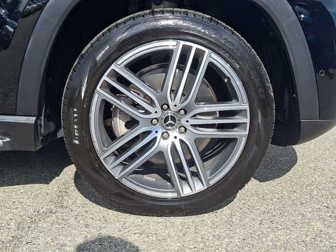 Used 2024 Mercedes-Benz GLS 450 4MATIC image 9