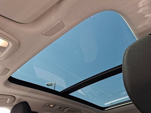 Certified 2023 Volvo XC60 B5 Core AWD/4WD image 14